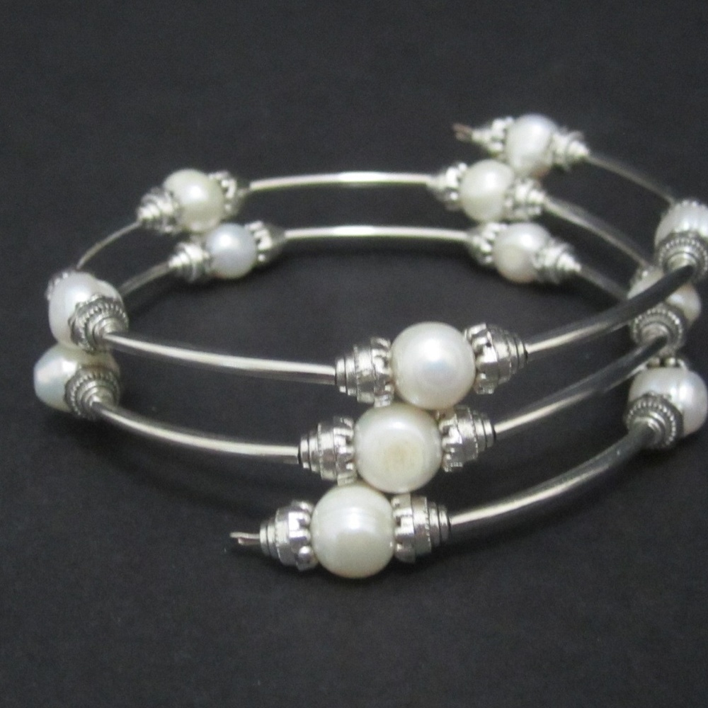 8mm white  cultured  pearl  memory  wire bracelet